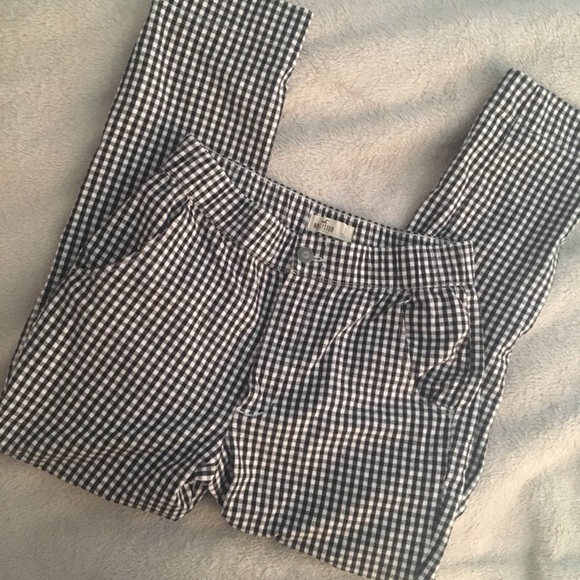 Patterned Hollister pants - Picture 2 of 3
